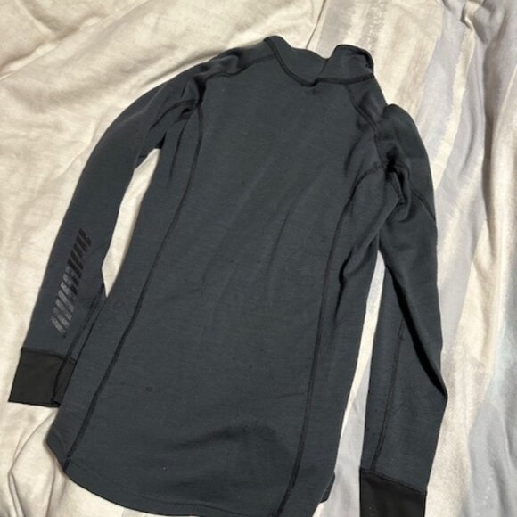 Helly Hansen womens size small base layer - Picture 3 of 3